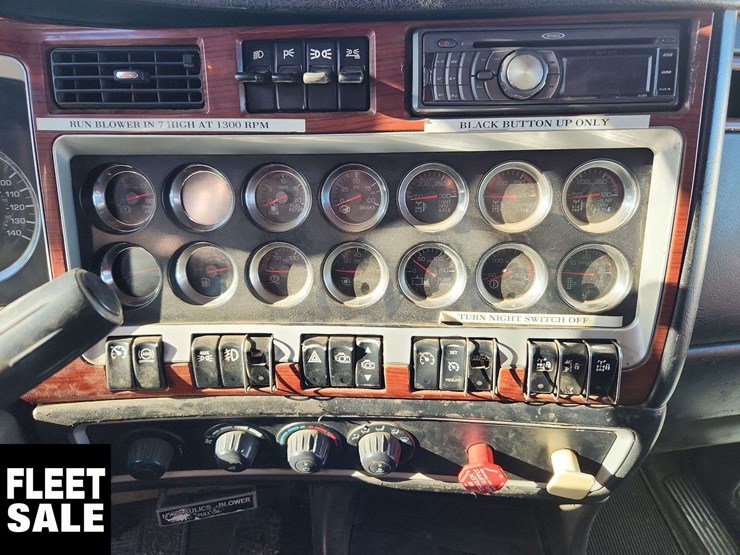 2009-kenworth-t800-image-16