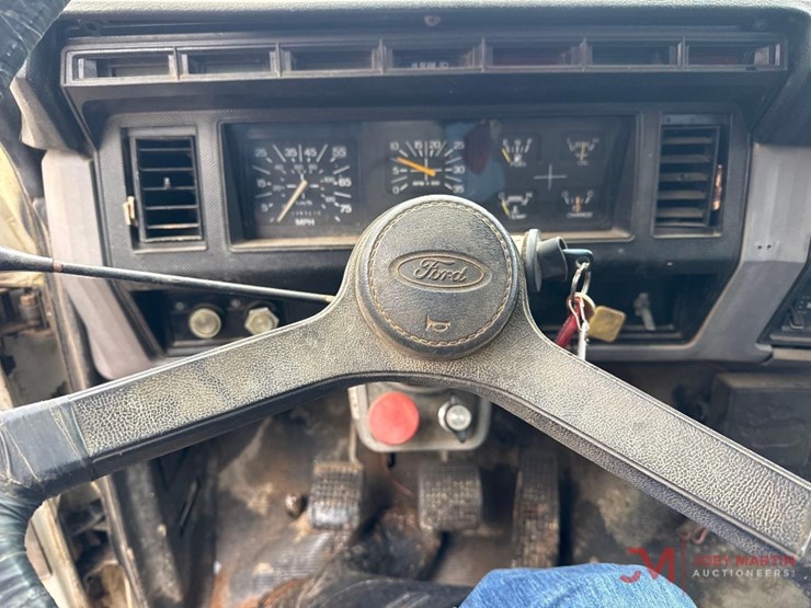 1998-ford-f-series-service-truck-image-33