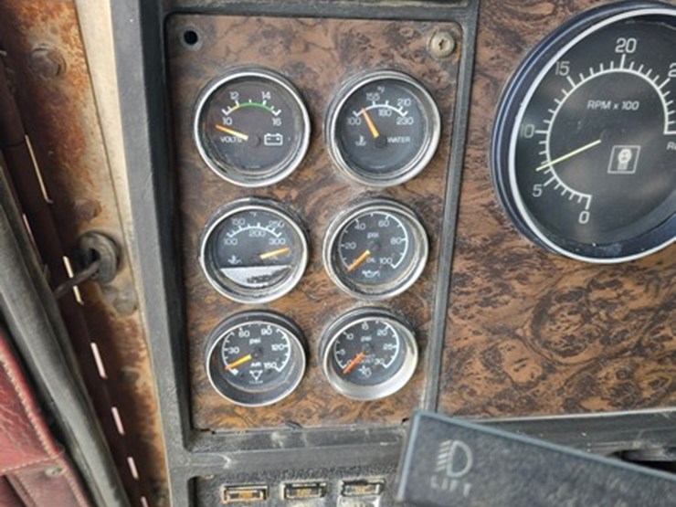 1989-kenworth-t800-image-31