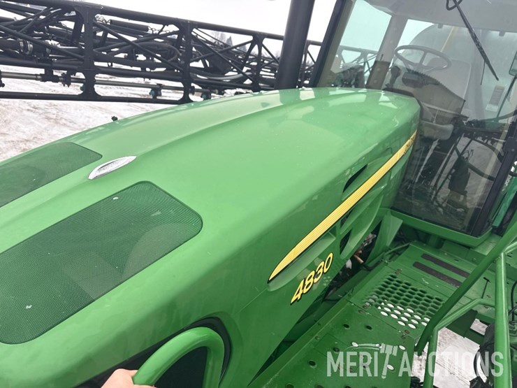 2010-john-deere-4830-image-44