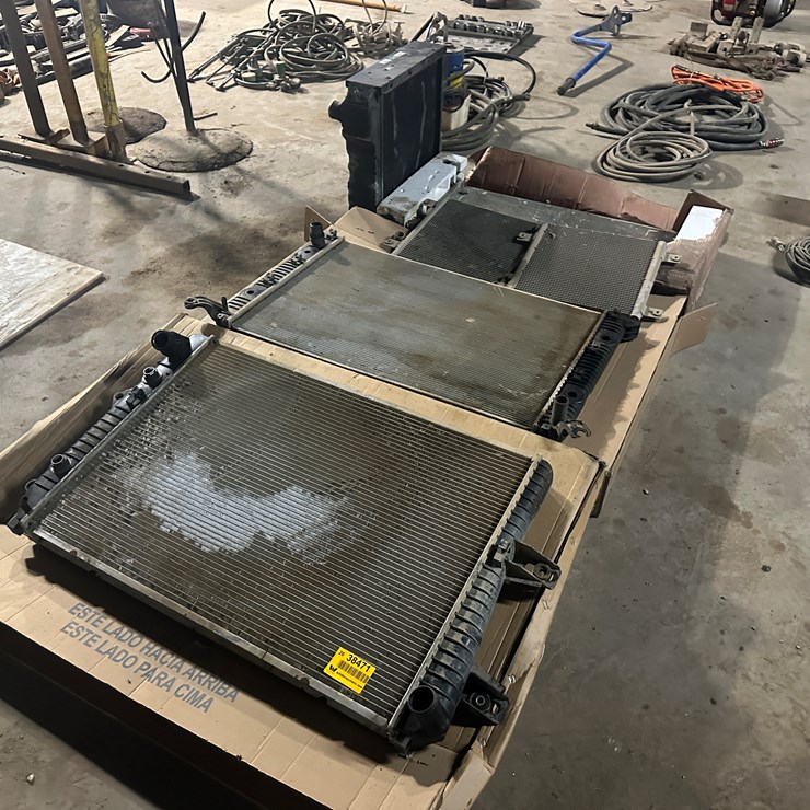 #38471 • Lot of Radiators & Misc Parts