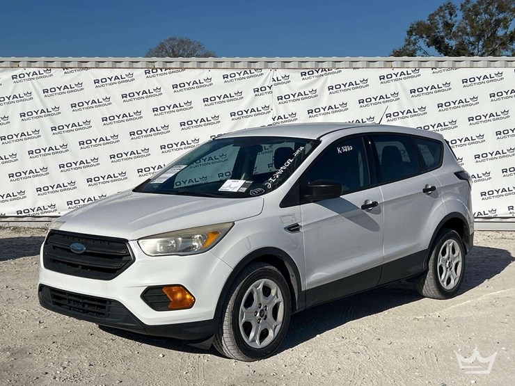 2017-ford-escape-image-1