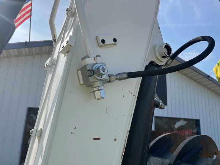 2020-bobcat-e145-image-11