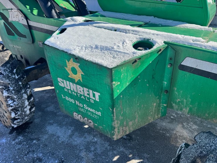 2013-sky-trak-6042-image-12