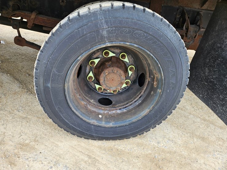 #309-•-2003-gmc-c5500-aerial-truck-image-48