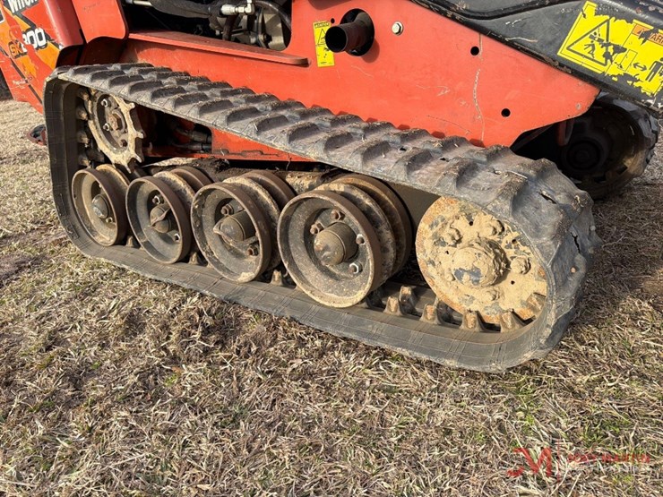 2019-ditch-witch-sk800-image-12