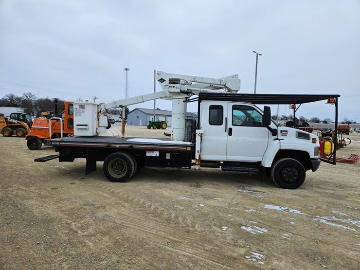 #309-•-2003-gmc-c5500-aerial-truck-image-6