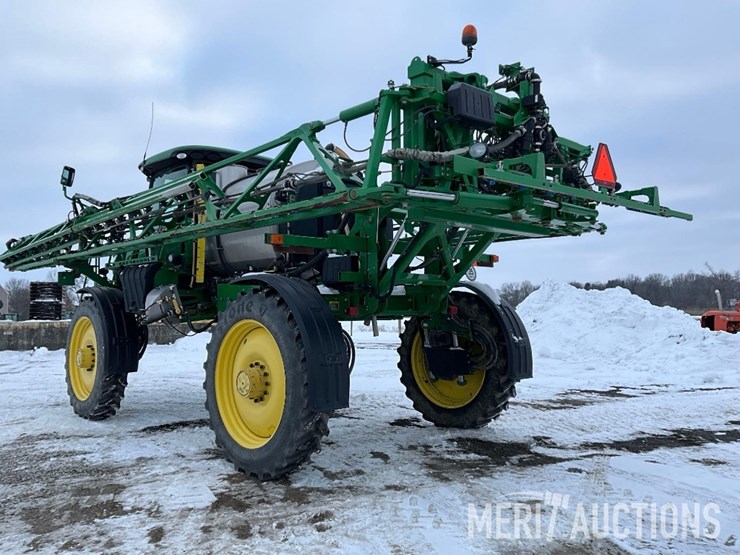 2015-john-deere-r4038-image-3