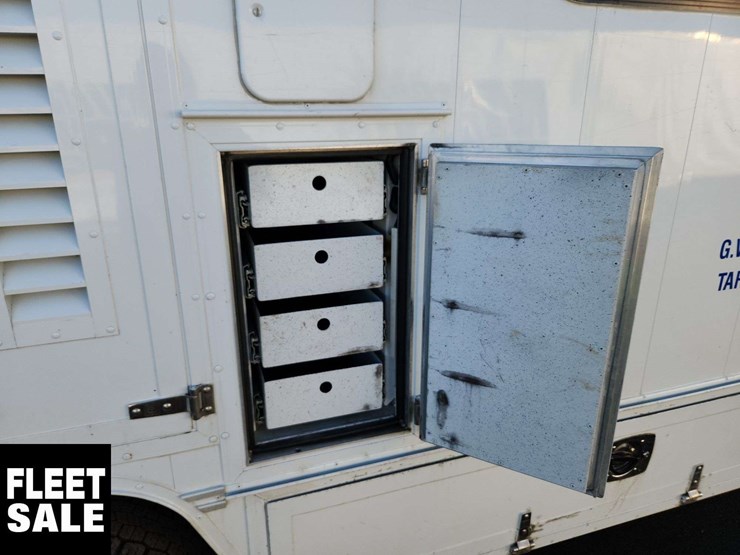 2012-ford-f550-image-39