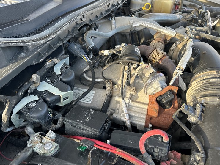 2021-ford-f550-image-57