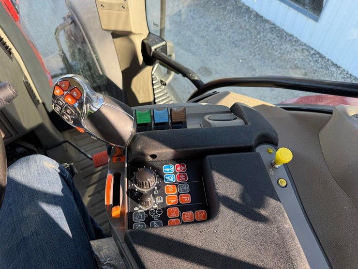 2022-case-ih-maxxum-115-image-23