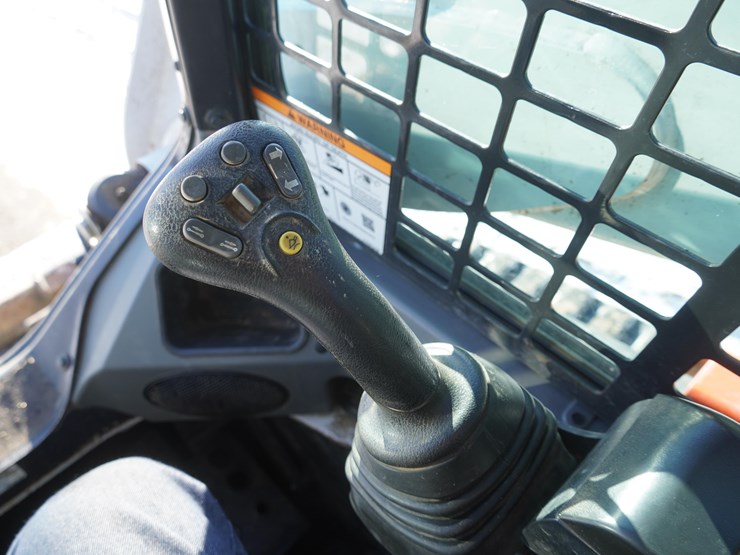 2019-bobcat-t770-image-23