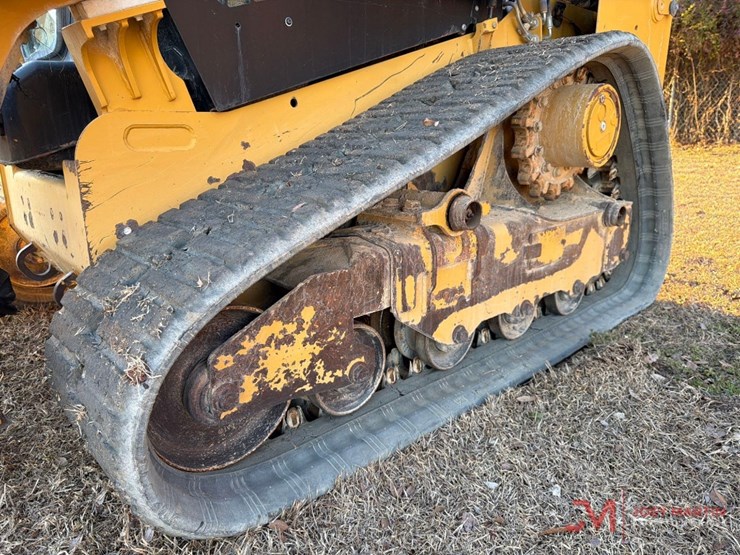 2020-caterpillar-249d3-image-11