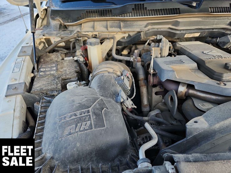 2018-dodge-3500-image-30