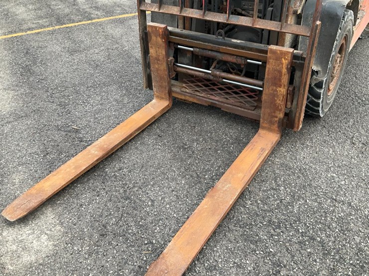 2018-toyota-8fdu25-image-9