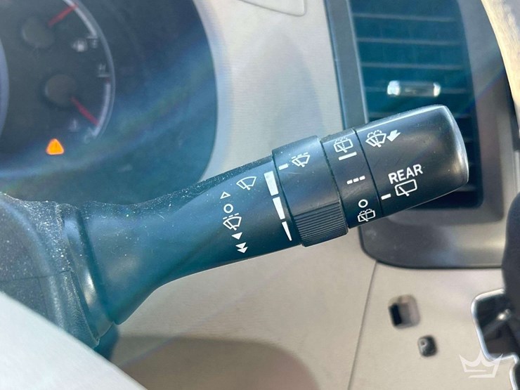 2011-toyota-sienna-image-17