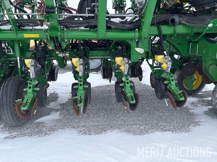 2013-john-deere-1790-image-19