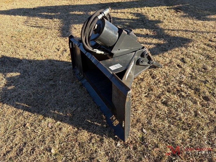 hydraulic-hammer-/-breaker-skid-steer-attachment-image-2