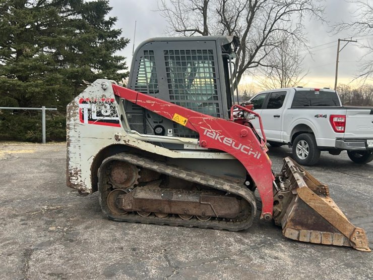 2017-takeuchi-tl8-image-8