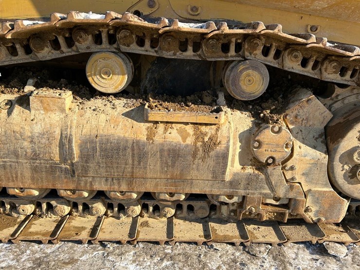 2017-caterpillar-963k-image-19