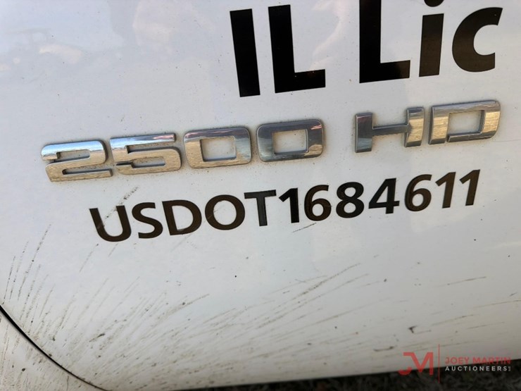 2013-chevrolet-2500-image-10