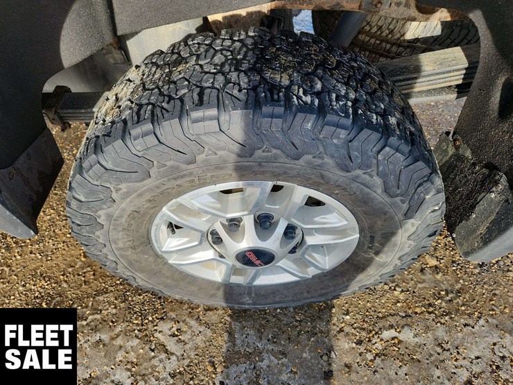 2020-gmc-sierra-2500hd-image-13