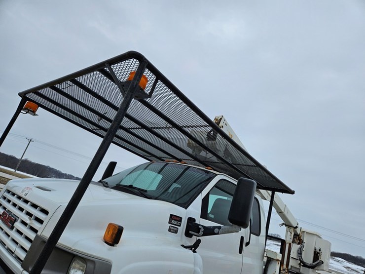 #309-•-2003-gmc-c5500-aerial-truck-image-13