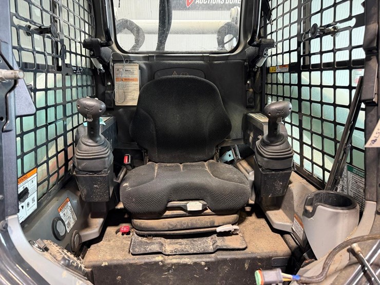 2023-bobcat-t770-image-18