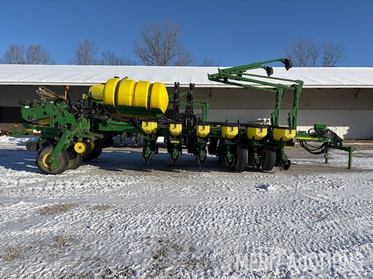 2011-john-deere-1770nt-image-8