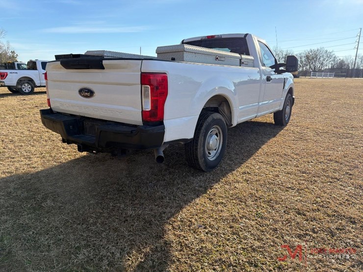 2019-ford-f250-xl-image-3