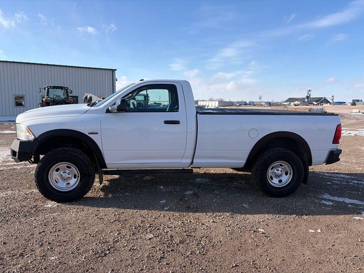 2020-ram-1500-classic-image-5