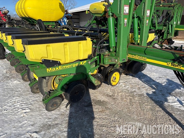 2011-john-deere-1770nt-image-11
