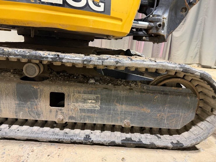 2020-deere-26g-image-21