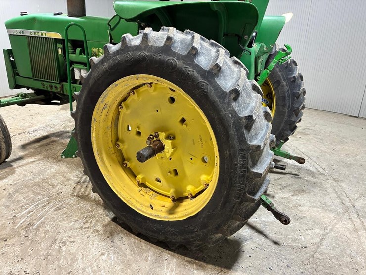 john-deere-3020-image-11