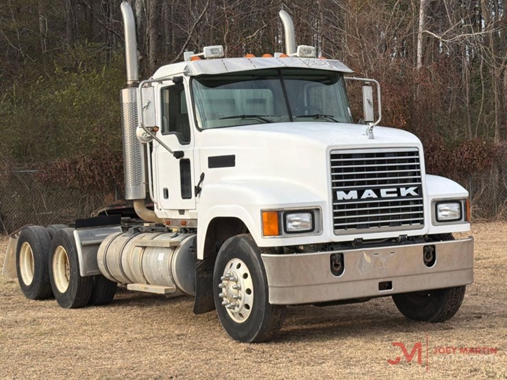 2006-mack-chn613-image-1