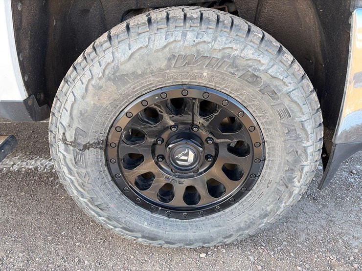 2018-chevrolet-k2500-image-20