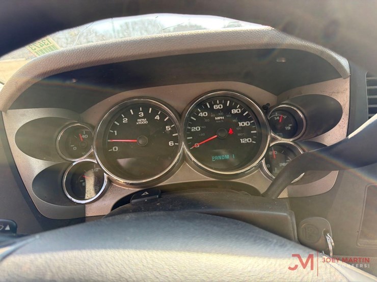 2013-chevrolet-2500-image-29