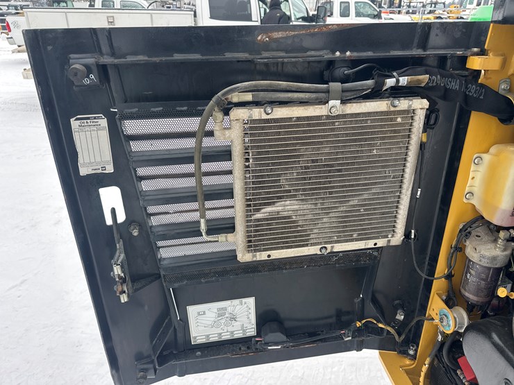 caterpillar-242d-image-42