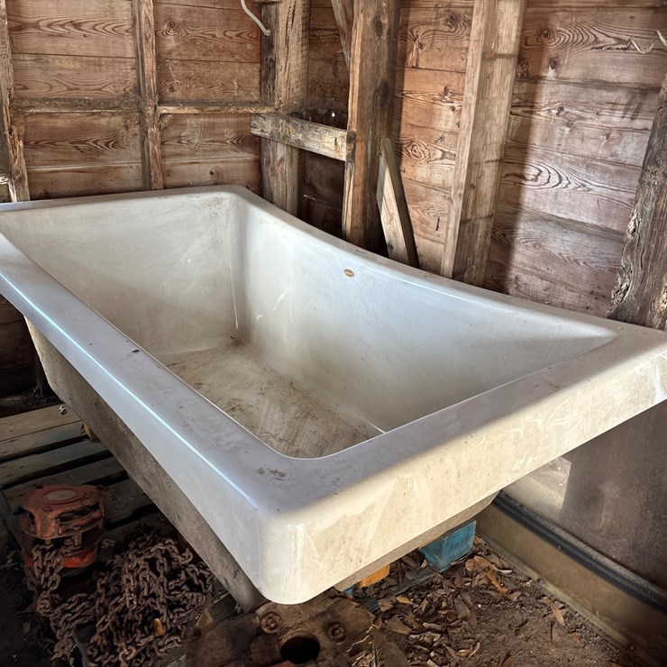 #393 • JACUZZI BATH TUB, NEVER INSTALLED