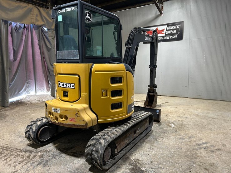 2019-deere-35g-image-3