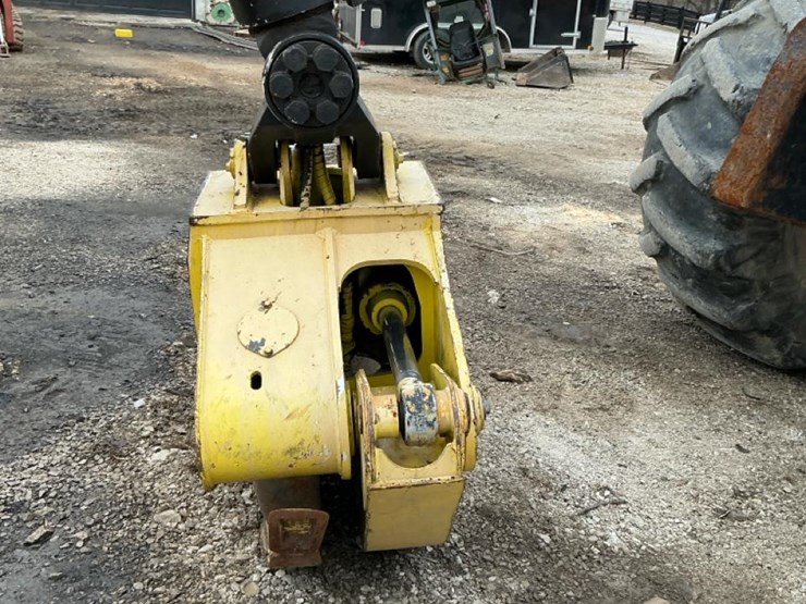 2010-deere-648h-image-47