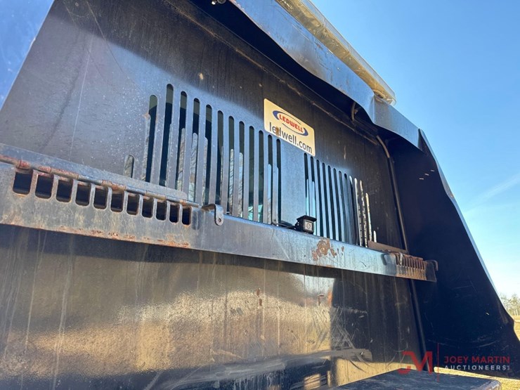 2019-peterbilt-348-image-8