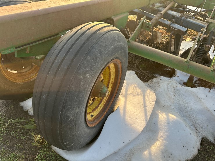 john-deere-630-image-12