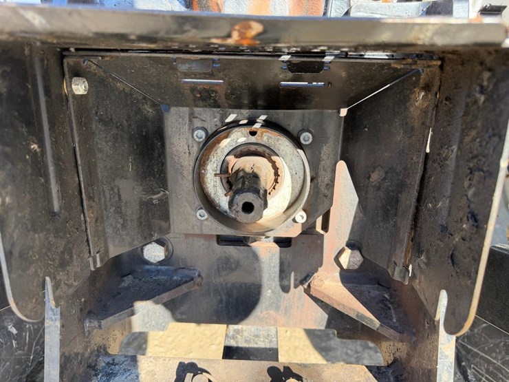 2022-case-ih-maxxum-115-image-11