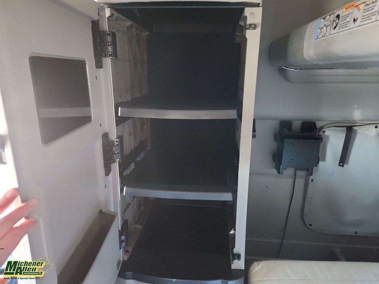 2024-peterbilt-579-image-27