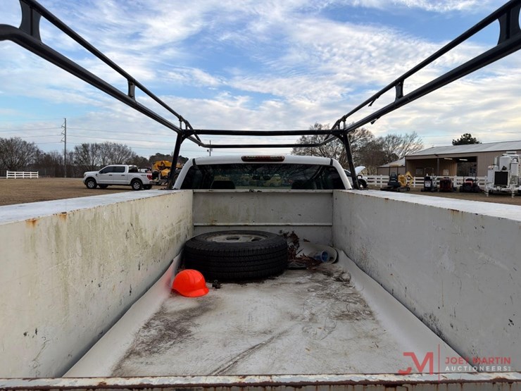 2013-chevrolet-2500-image-13