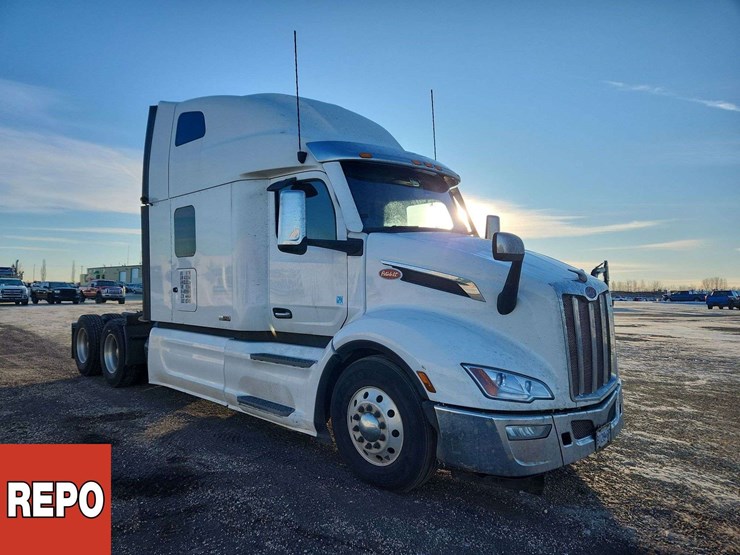 2024-peterbilt-579-image-2