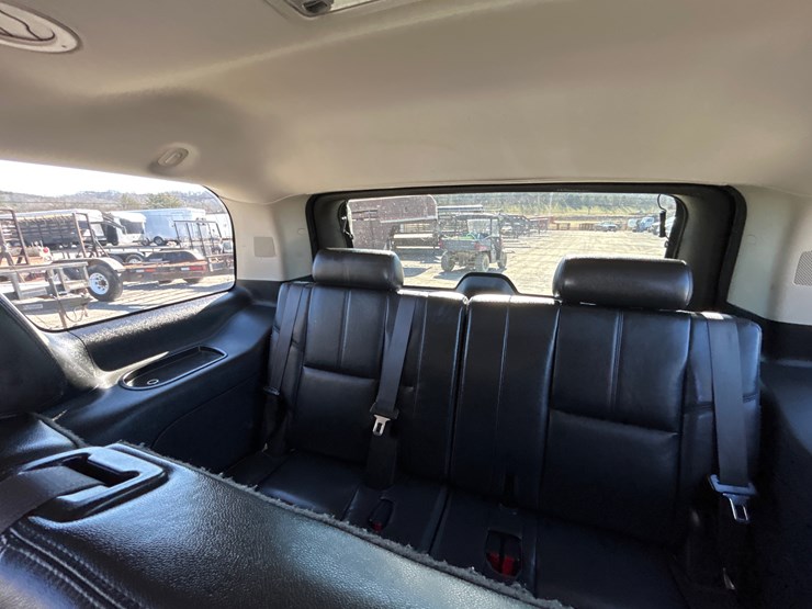 2013-chevrolet-tahoe-image-8