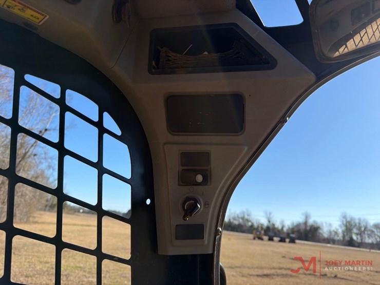 2018-caterpillar-249d-image-14