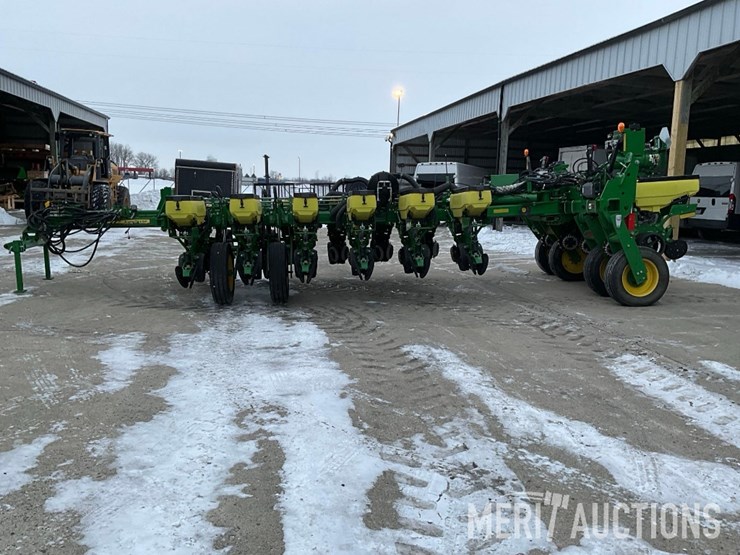 2021-john-deere-1775nt-image-2